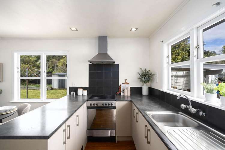 61 Peel Place Wainuiomata_6