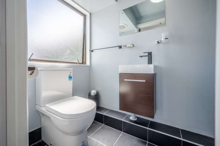 17 Penlington Place Akaroa_27