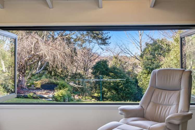 11 Armstrong Grove Hilltop_13