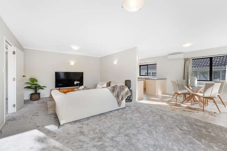 1/133 Botany Road Botany Downs_1
