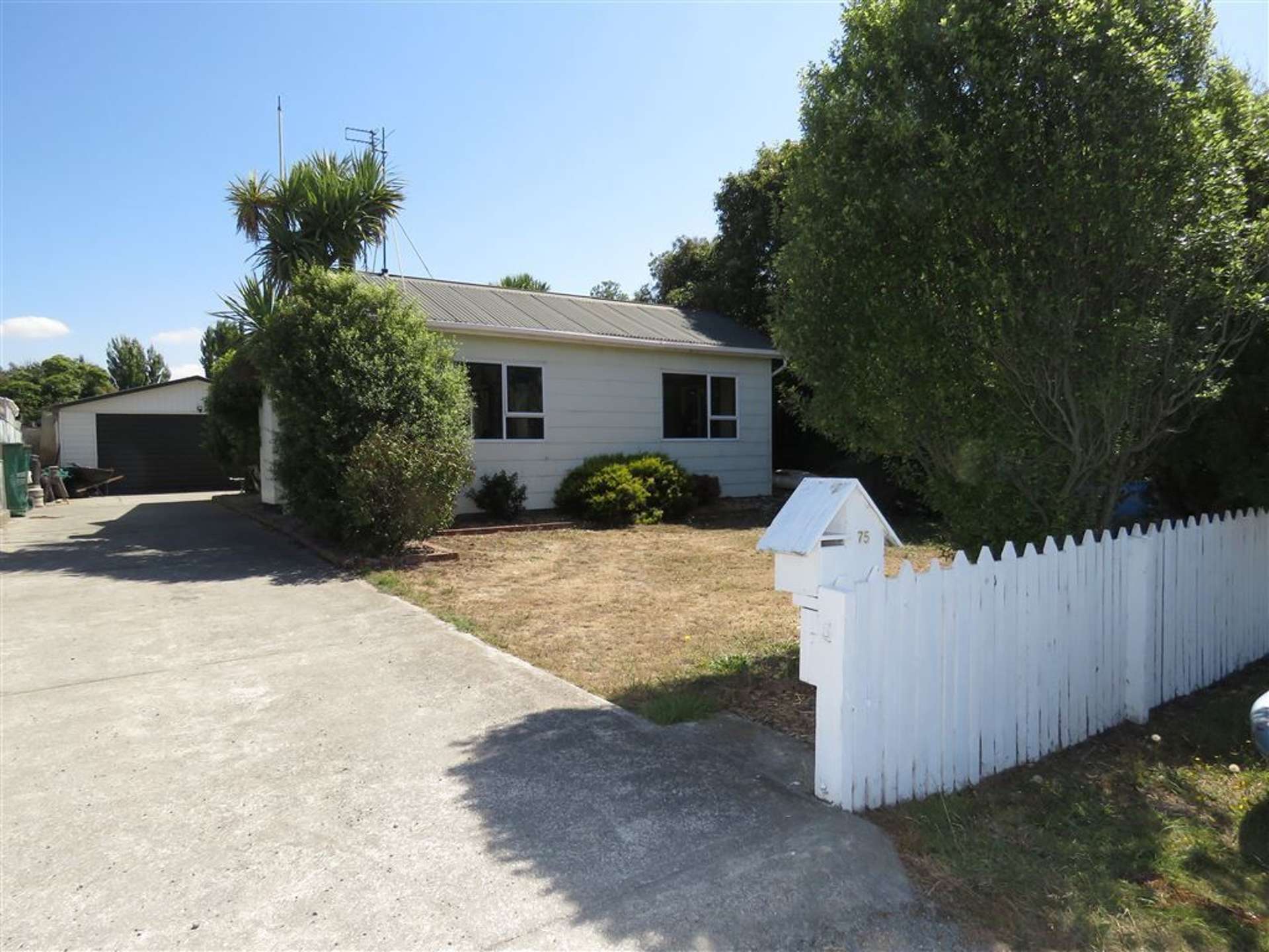 75 Kings Avenue Waikuku Beach_0