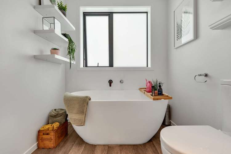 2/62 Cabourne Drive Glenview_22