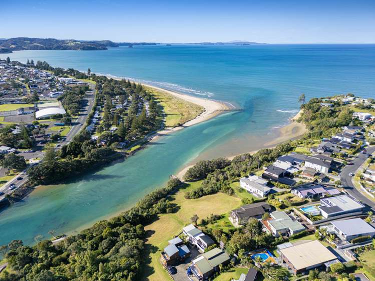3/42 Amorino Drive Red Beach_19