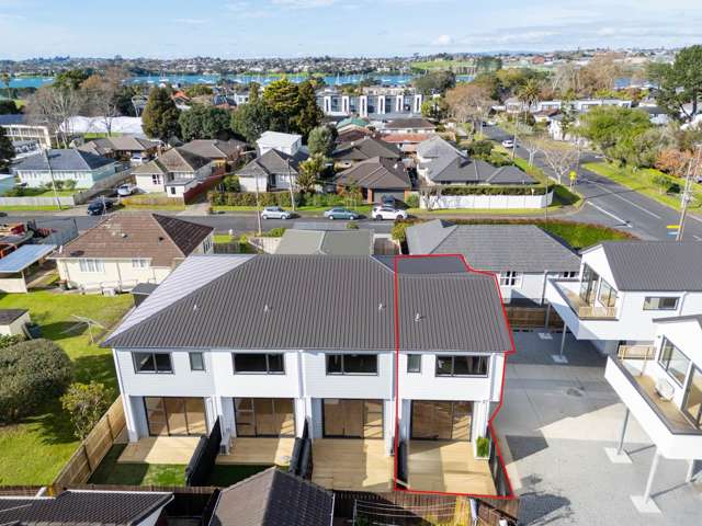Modern & Spacious Corner Site 3 bedroom Home