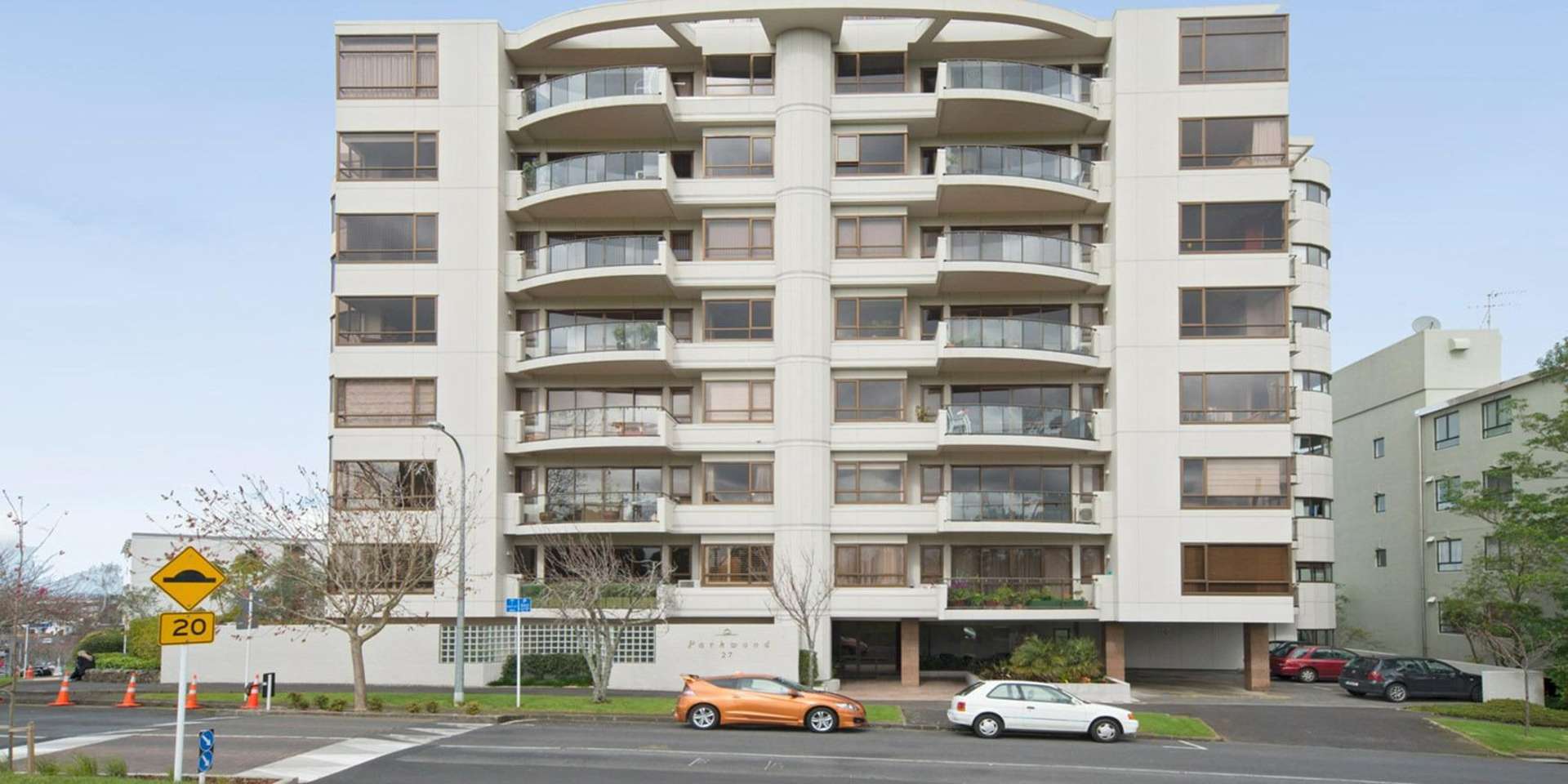 2d/27 George Street Newmarket_0