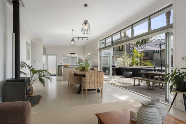 Prime Location with Options - 956m2