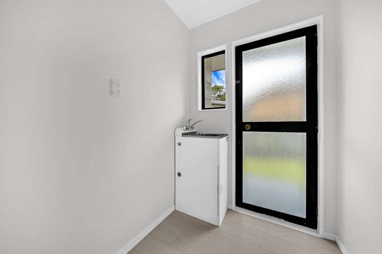 77 Meadowvale Rise Titirangi_16