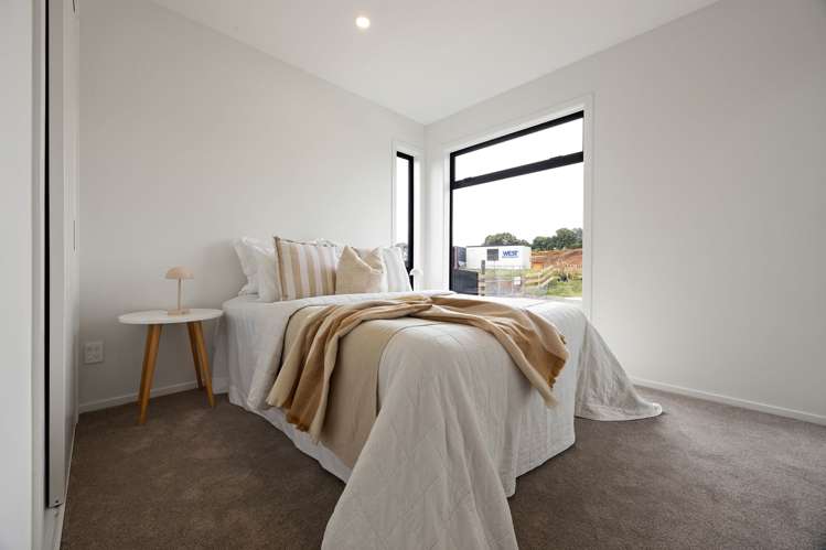 17 Auburn Green Peacocke_14