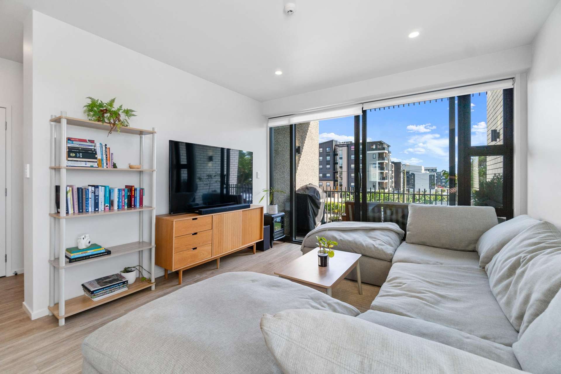 110/165 Lake Road Northcote_0