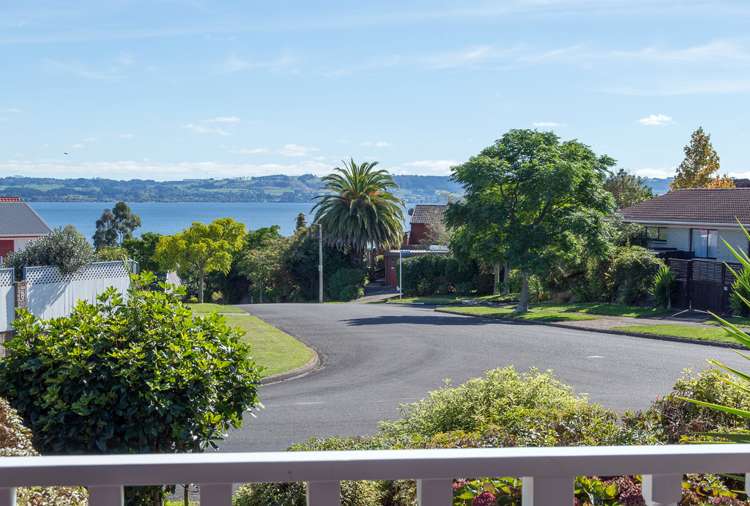 6 Aquarius Drive Kawaha Point_9