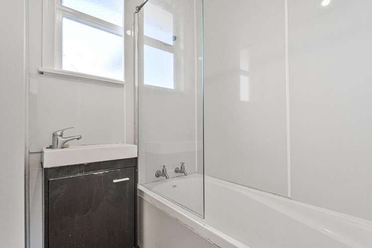 921 Bledisloe Street Raureka_6