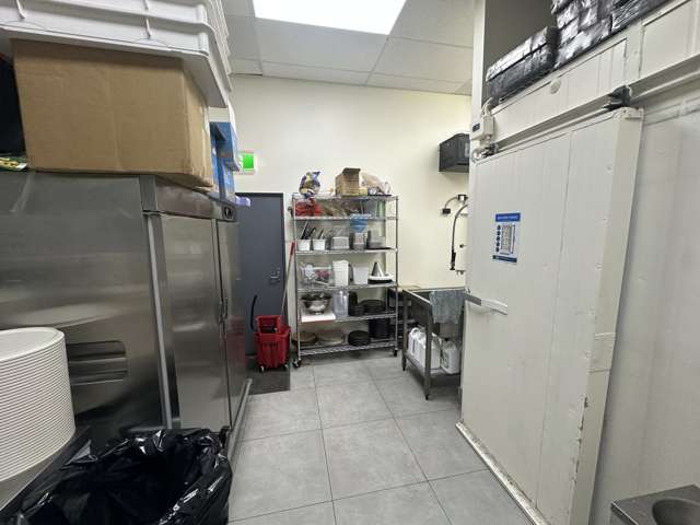 Shop 5/64 Ormiston Road East Tamaki_3