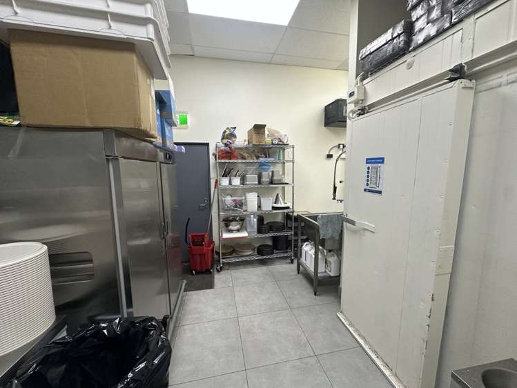 Shop 5/64 Ormiston Road East Tamaki_3