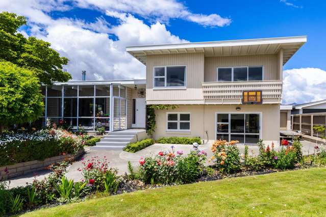 8 Newbourne Crescent Redwoodtown_1