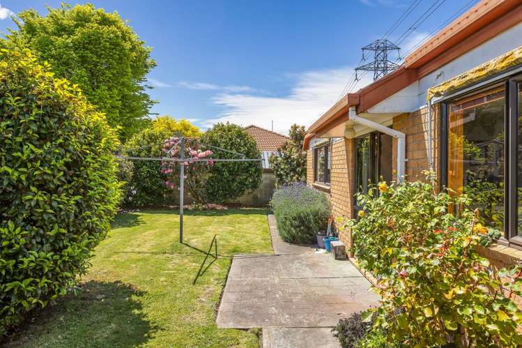 2/14 Algie Place Avonhead_11