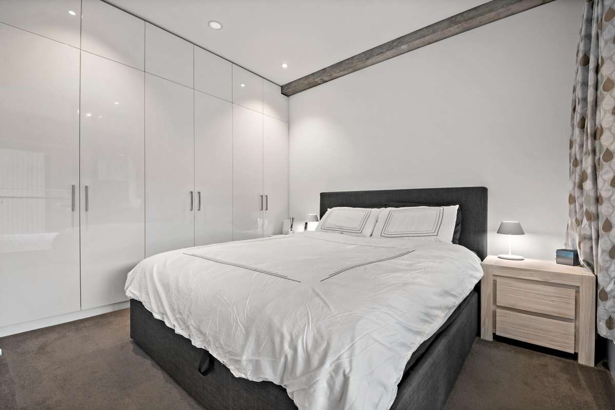 302/5 Hohipere Street_5