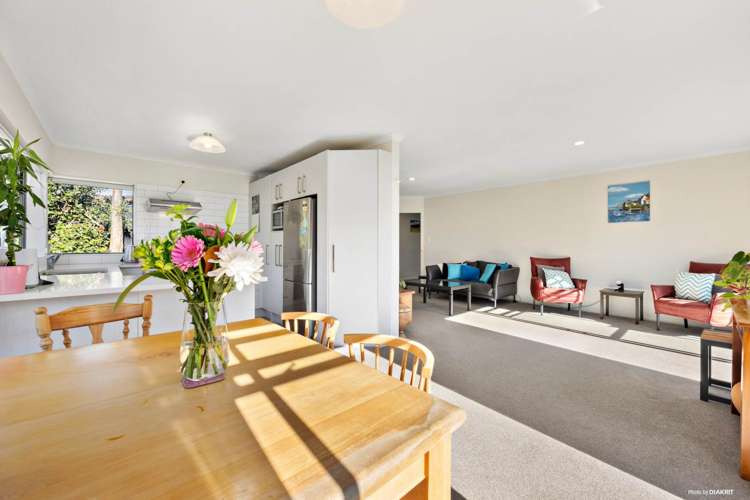 2 Dan Tori Place Orewa_5