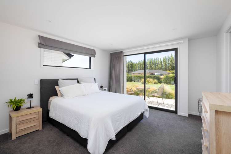 5 Evergreen Drive Woodend_17