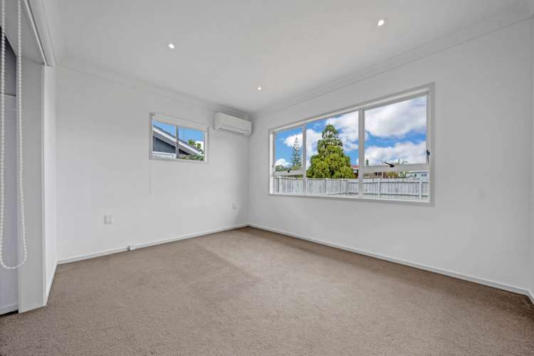54 Edgewater Drive Pakuranga_11