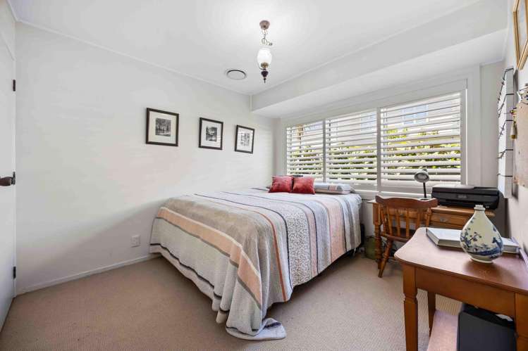 8 Hedge Row Sunnyhills_14