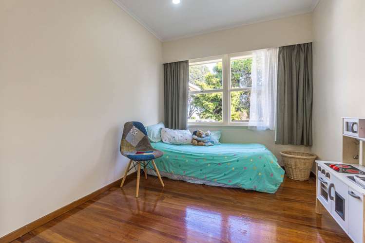 559A Beach Road Murrays Bay_17