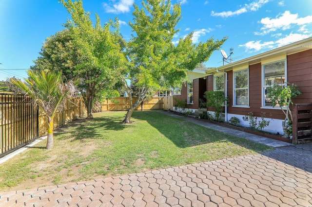 35 Beach Road Te Atatu Peninsula_1