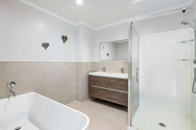 60 Roberts Road Matakatia_11