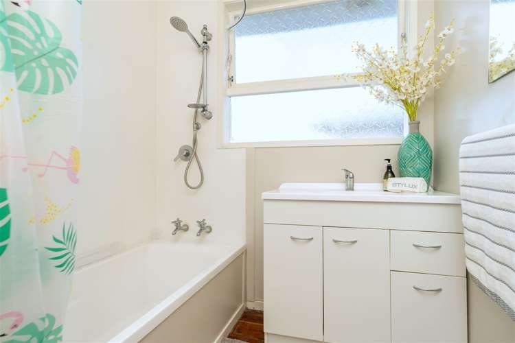 9 Rosalind Street Deanwell_15