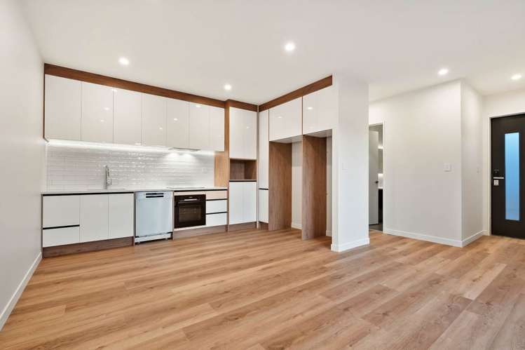 13 Tipu Crescent Wainui_2