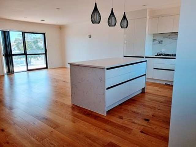 2/2 Marion Avenue Mount Roskill_4