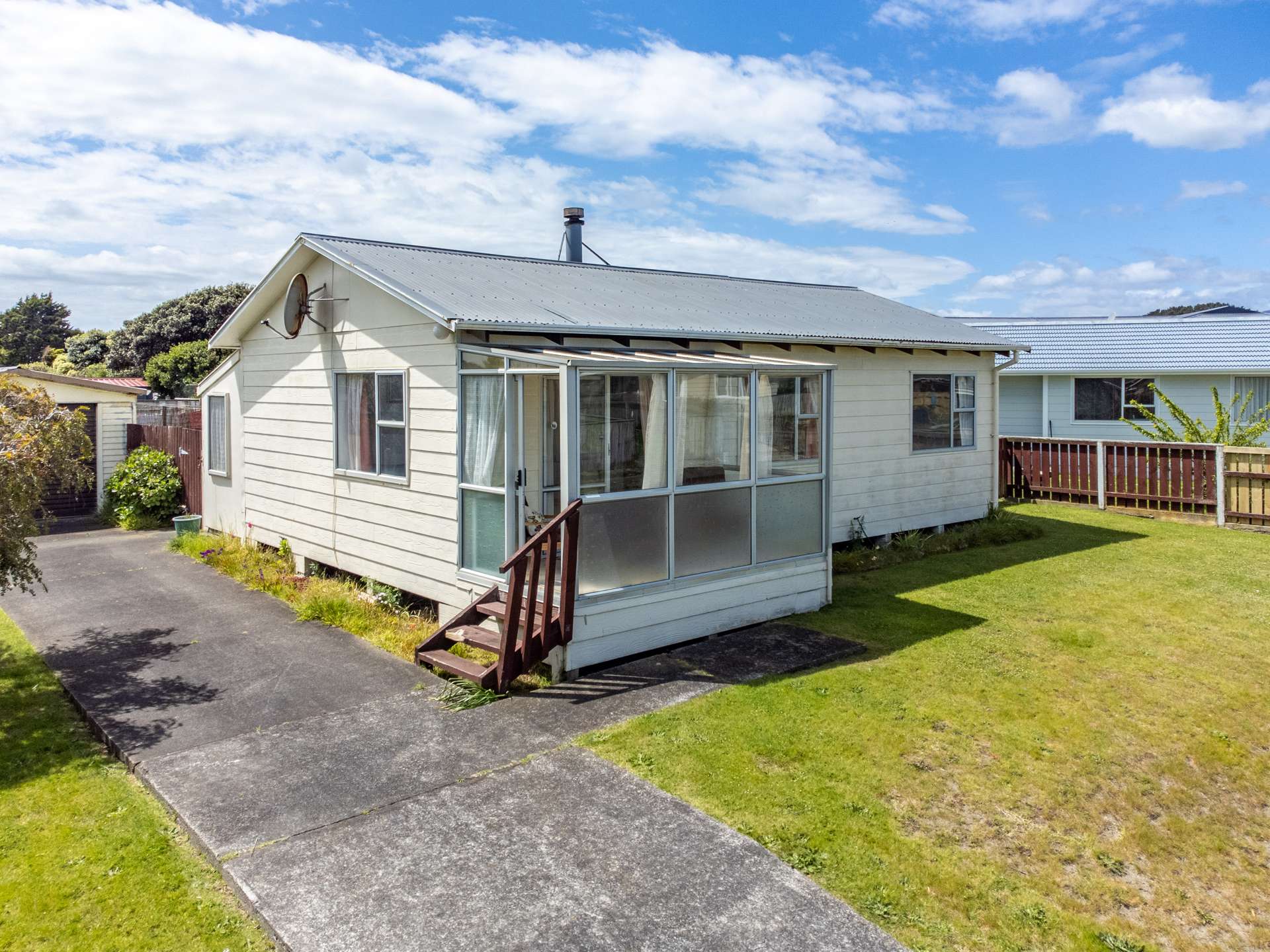 2 Simcox Street Otaki Beach_0