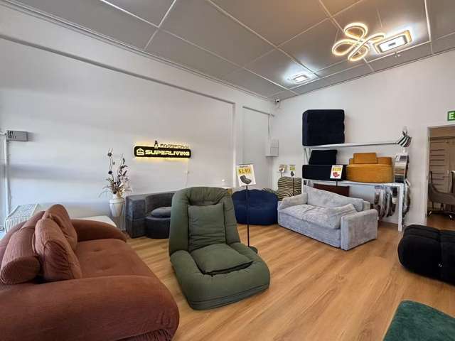 Bite size retail with busy road frontage