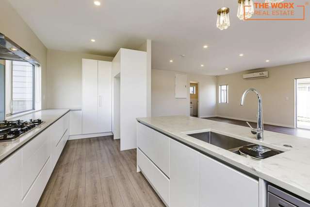 11 Regis Park Drive 1771_3