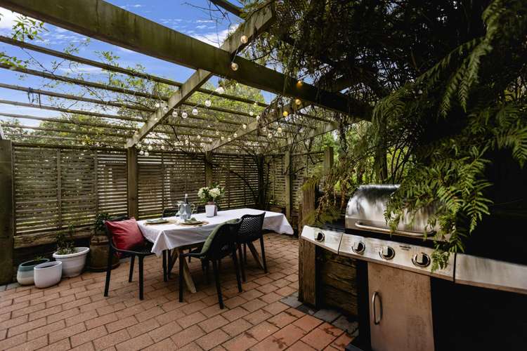 44 and 58 Hilton Road Highcliff_27