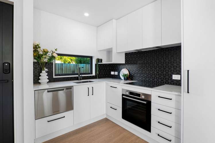 1-4/8 Antrim Street_3