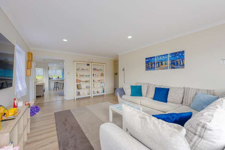 8 Greenway Rise Gulf Harbour_18