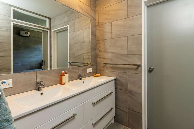 65 Beach Road East Elgin_13