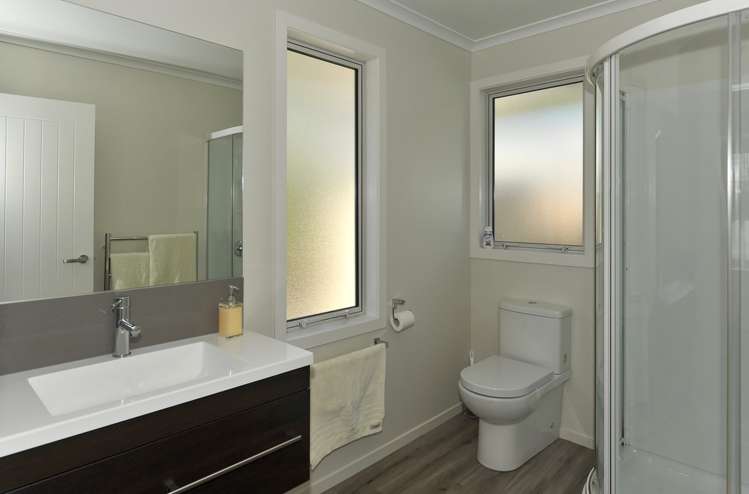 86 Washbourn Drive Richmond_14