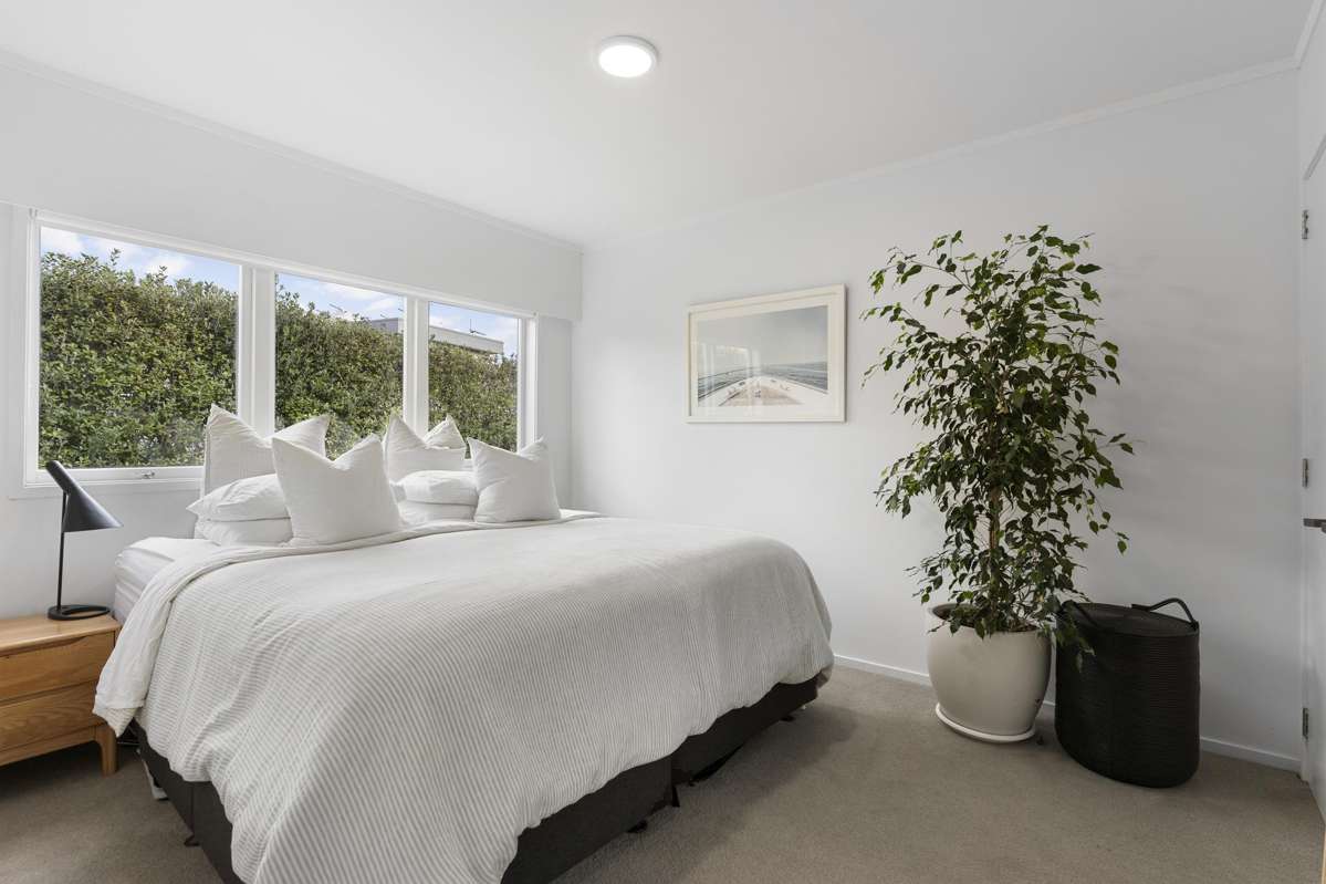 2/16 Rangitoto Terrace_3