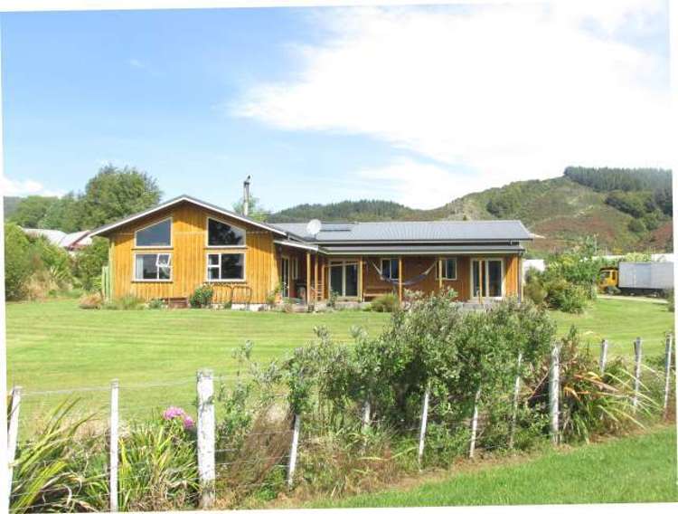 5 Racecourse Road Reefton_10
