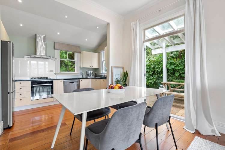 12 Rixon Grove Mount Victoria_1