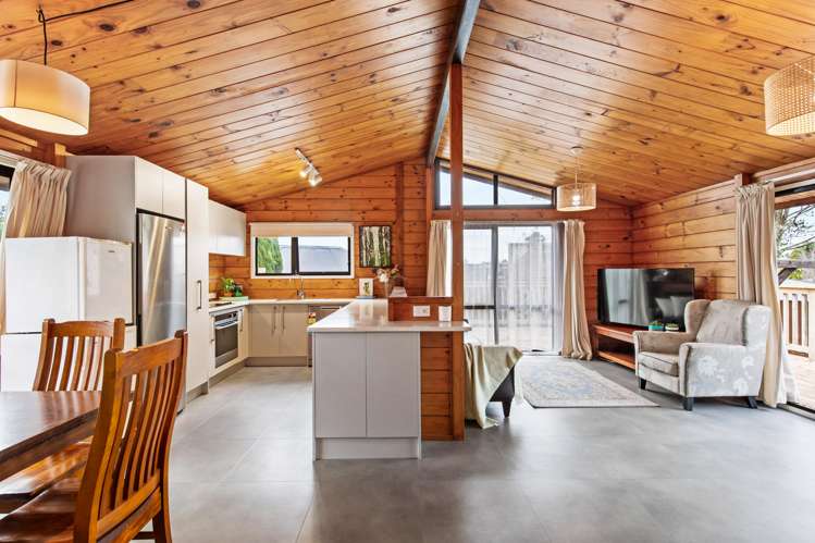 4 Parrs Cross Road Henderson_5