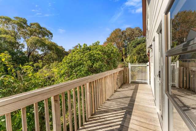 Pet-friendly family home in the heart of Beach...