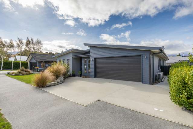 Sun And Space In Shotover Country