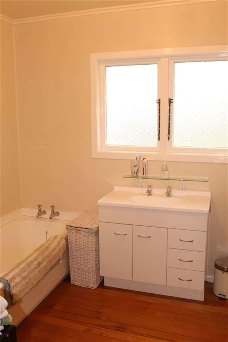 11 Churchill Avenue Te Aroha_10