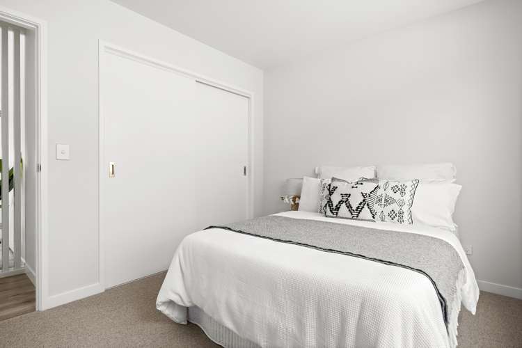 66 Saint Pauls Drive Brookfield_16