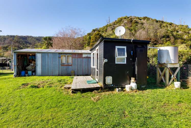 10 Phillips Road Ngakuta Bay_8