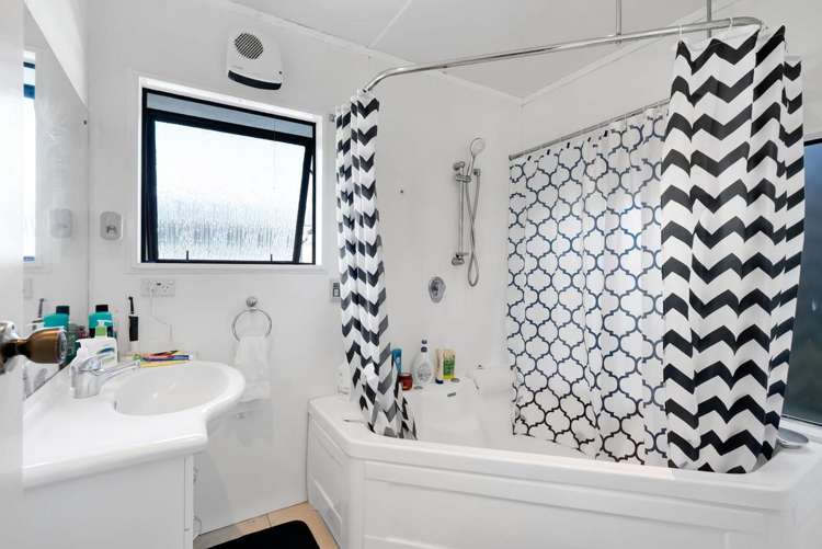 16 Ropata Street Hawera_13