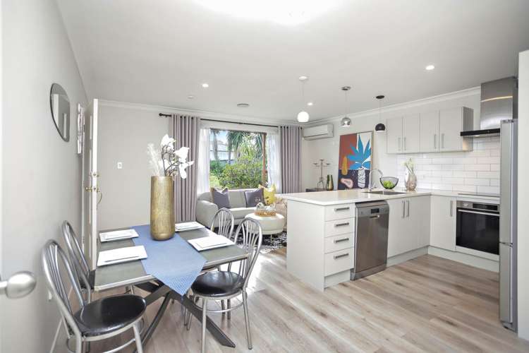 2/70 Taikata Road Te Atatu Peninsula_5