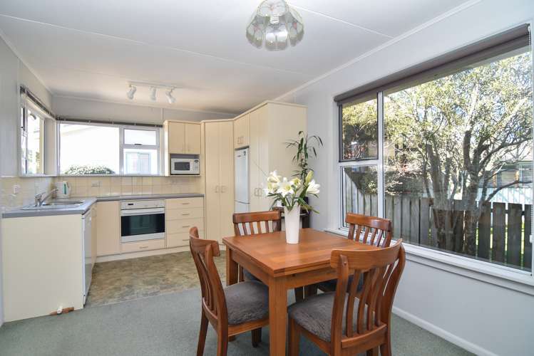 127 Lincoln Road Carterton_3